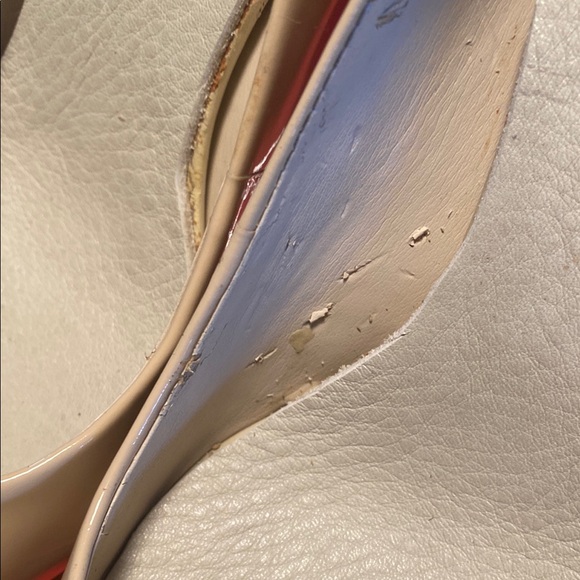 Chic Two-Tone Pumps - Picture 3 of 5